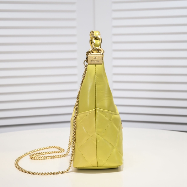 シャネルバッグ背面デザイン